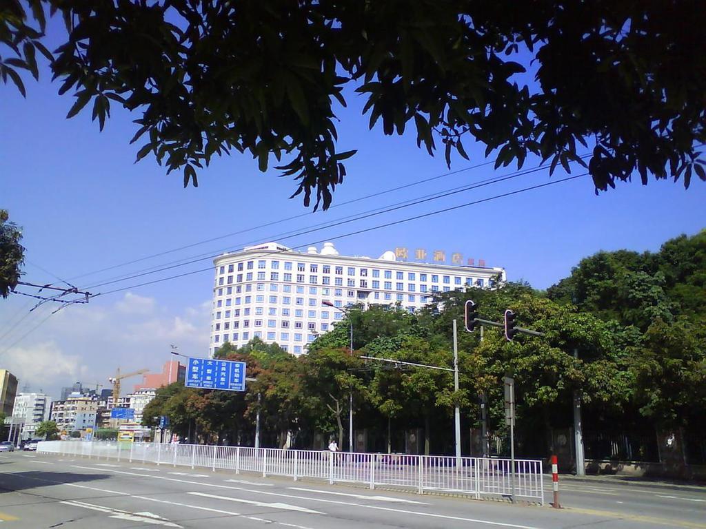 Vienna Hotel Guangzhou Shaheding Metro Station Extérieur photo