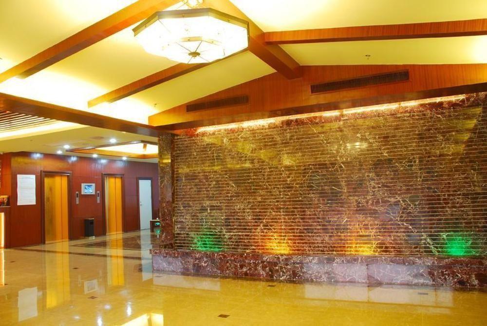 Vienna Hotel Guangzhou Shaheding Metro Station Extérieur photo