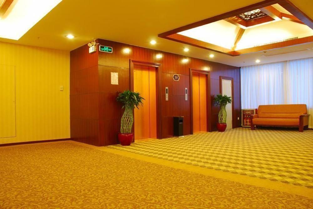 Vienna Hotel Guangzhou Shaheding Metro Station Extérieur photo
